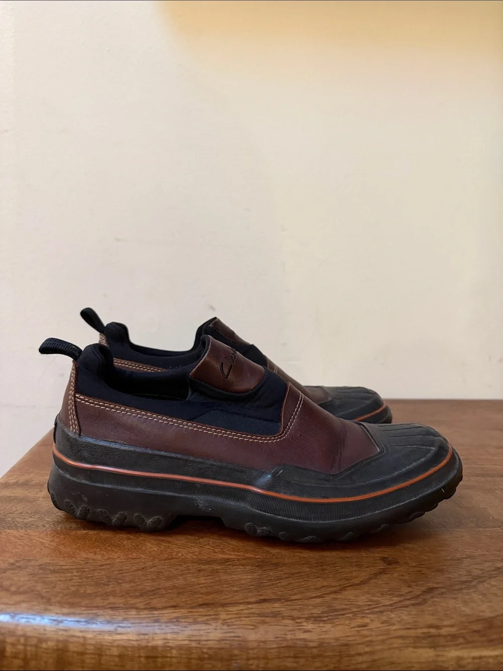 Vintage Clarks Muckers Waterproof Slip-on Duck Shoes Size 7